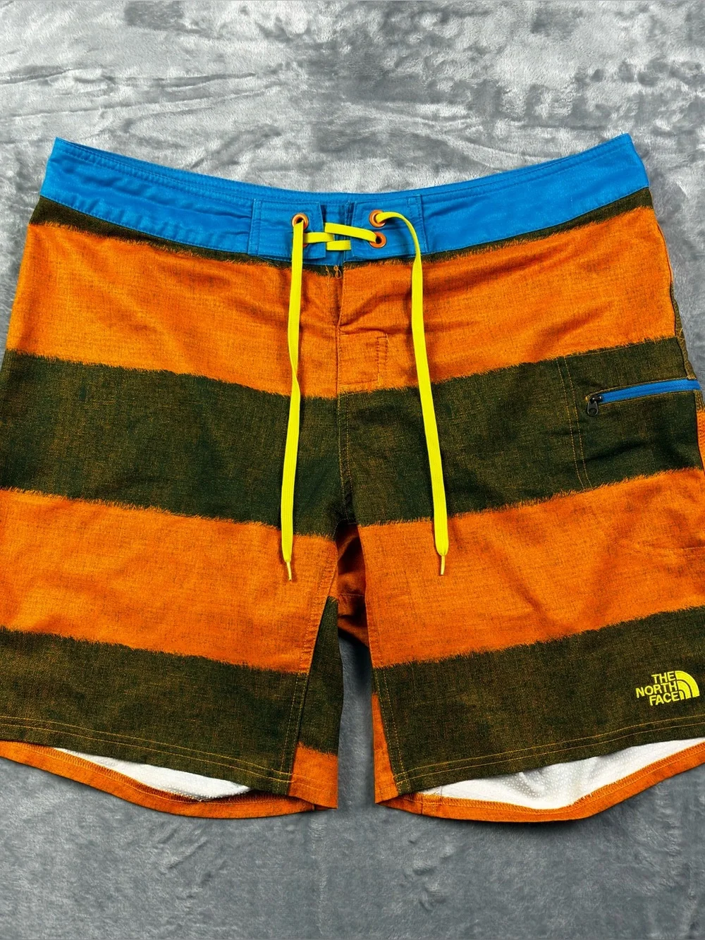 North Face Olas Board Shorts Size 36 Striped 9” Inseam Stretch Zip Pocket CMB9
